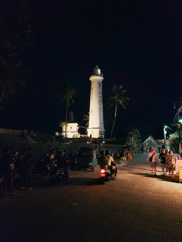 Galle Lighthouse, Galle Fort — photo by Zoshua Colah on Unsplash